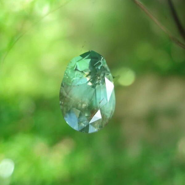 NATURAL CORUNDUM YELLOWISH GREEN CEYLON SAPPHIRE – 6.11 CARATS | PEAR MIXED CUT | IGLC CERTIFIED